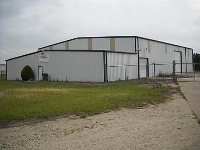 1st image of 1304 Industrial Dr