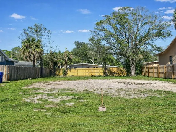 319 80th Ave NE #8, Saint Petersburg, FL 33702