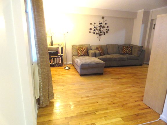 2nd image of 20 Hill Park Ave APT 1C