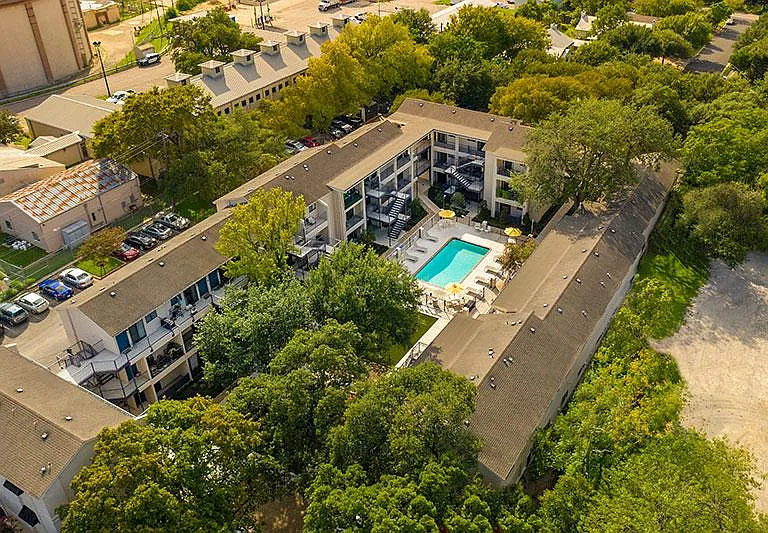 Old South Austin Apartments — Photo 9