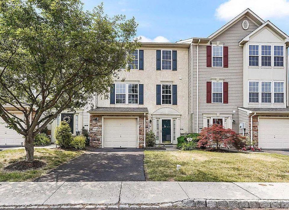 1st image of 224 Creekside Dr