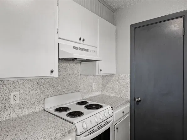 320 Market St, Galveston, TX 77550