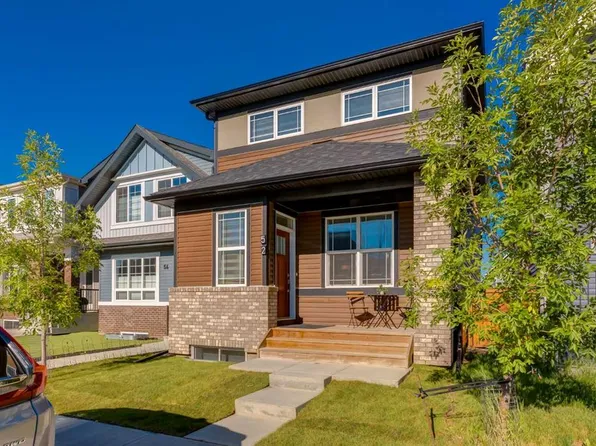 52 W Lucas St NW, Calgary, AB T3P 1N2