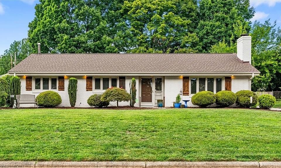 1st image of 2918 New Hanover Dr