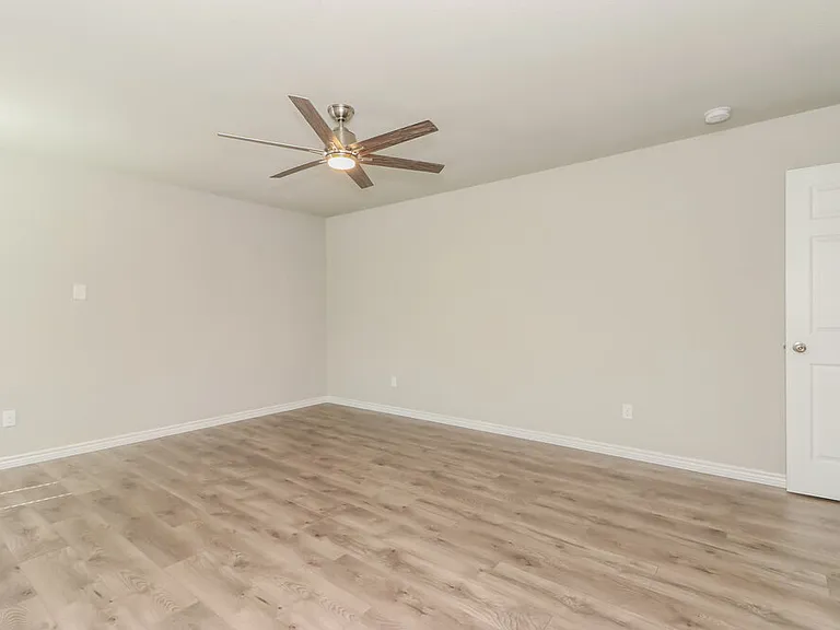 3300 Chalmette Ct — Photo 11