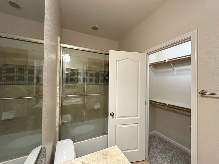 6104 Rockport Ln — Photo 14