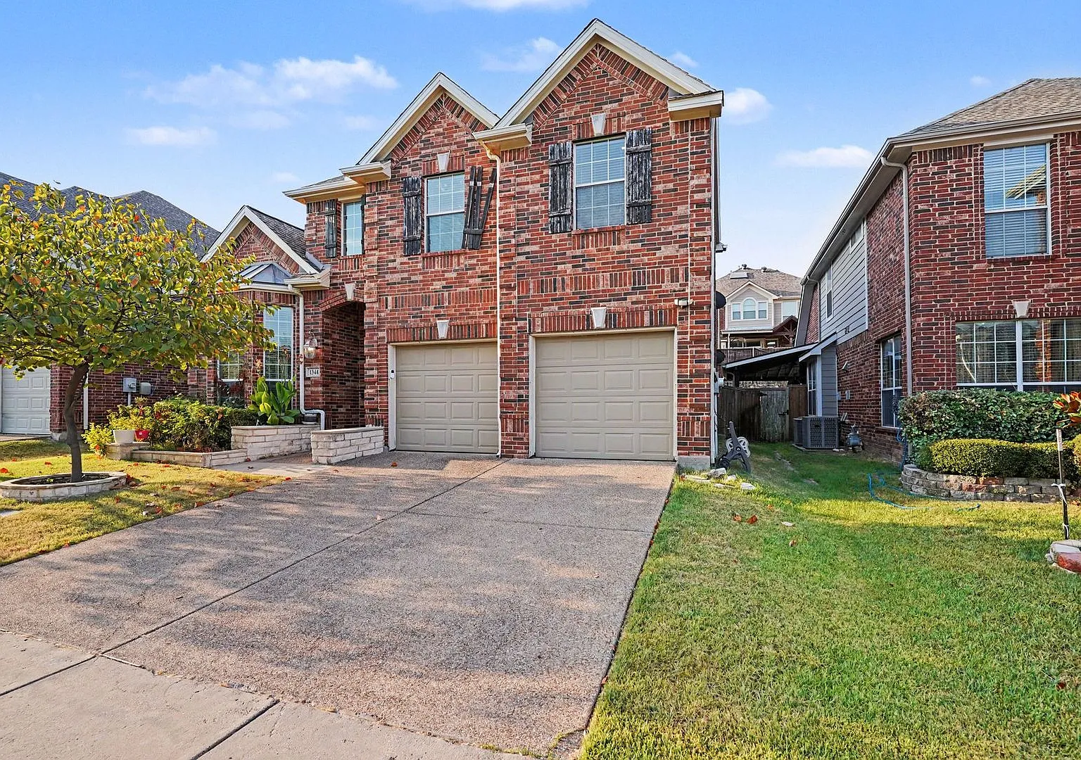 Welcome to 1344 Valley Vista Dr, a charming single-family home in the desirable Valley Ranch area... — Photo 1