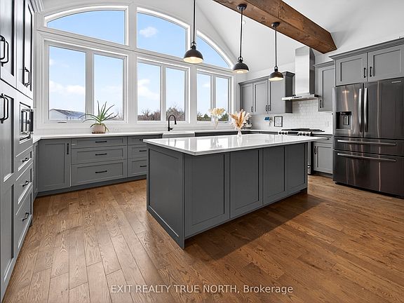 3rd image of 139 Rue Eric