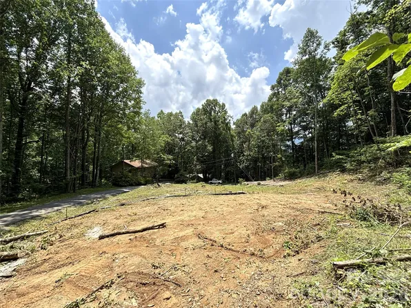 21 Club Crest Dr, Maggie Valley, NC 28751