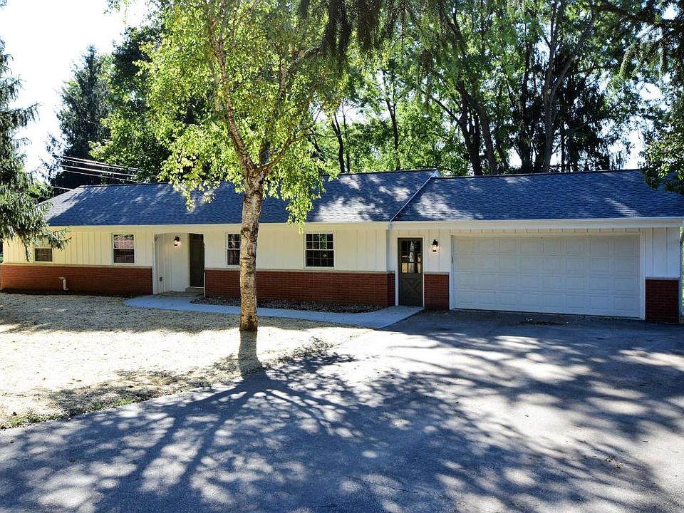 2nd image of 15905 Sky Cliff Dr
