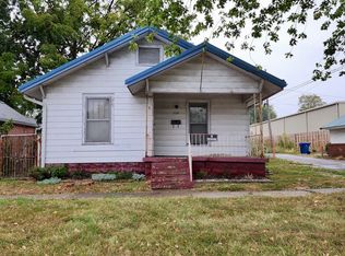 319 N Walnut St, Mount Carmel, IL 62863