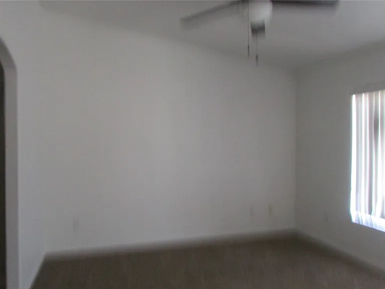 2402 E Prickly Pear Dr — Photo 7