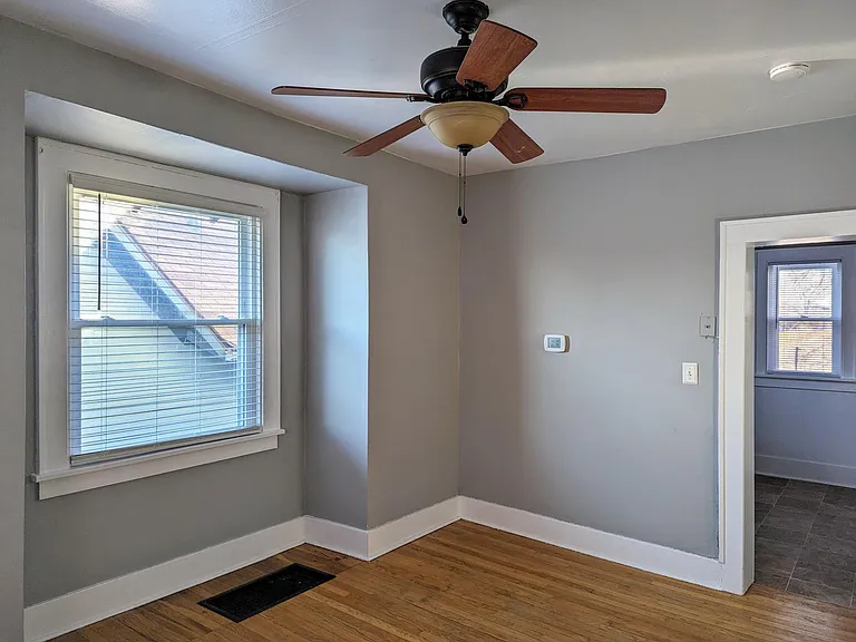 5406 Pacific St — Photo 9