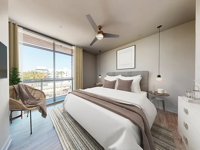 Spacious apartment homes in Hollywood with scenic views