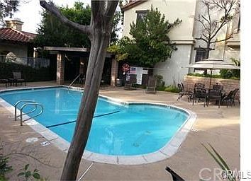 3rd image of 1832 S Marengo Ave APT 40
