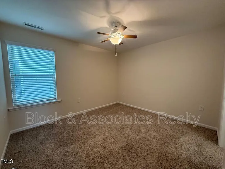 238 Begen St — Photo 23