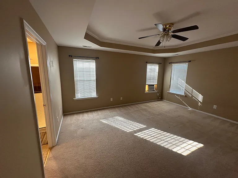 404 Treybrooke Dr — Photo 47