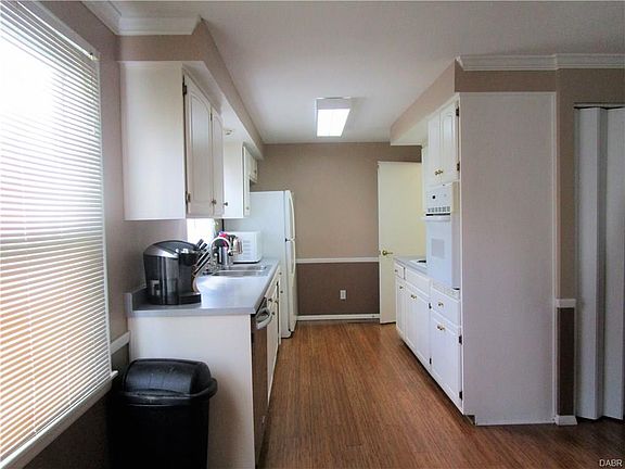 3rd image of 160 Johanna Dr