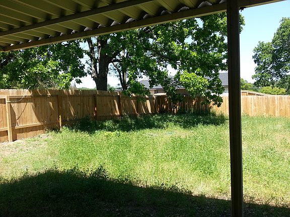 5th image of 201 Sherwood Oaks Dr