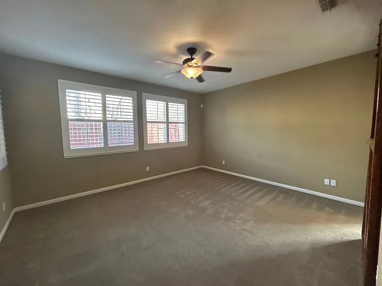 212 Riverbend Ln — Photo 15