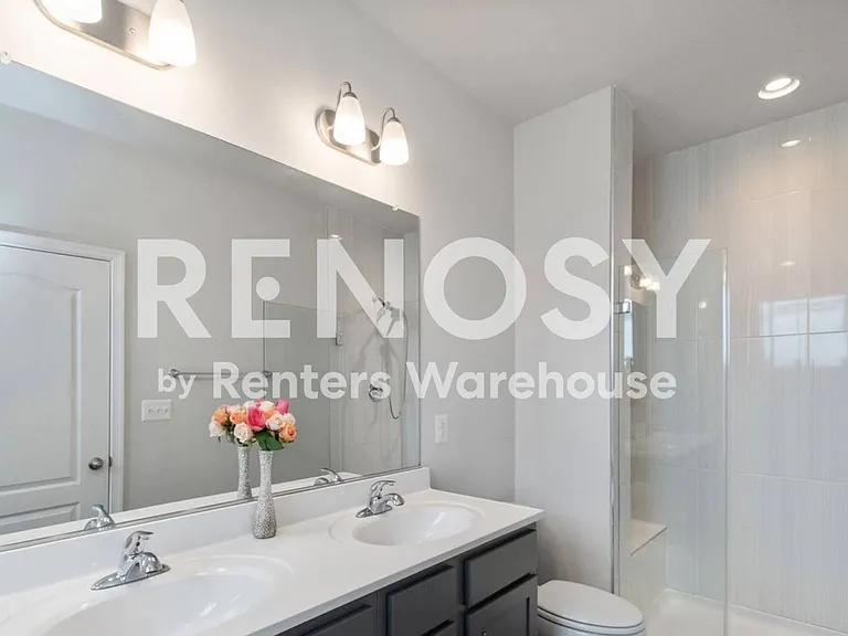 1041 Flester Ln — Photo 16