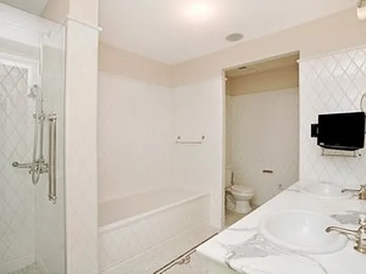 Sold by Corcoran | media 2