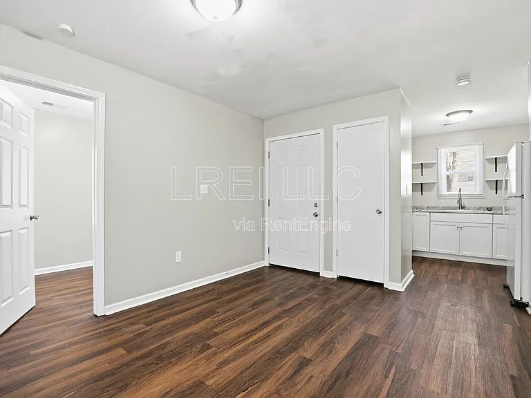 2338 W Madison St — Photo 2