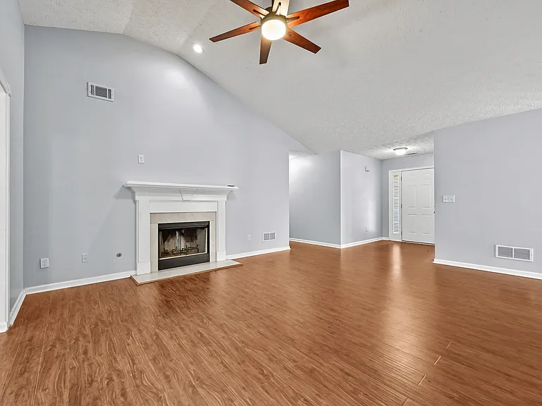 1029 Harbins Pass Dr — Photo 6