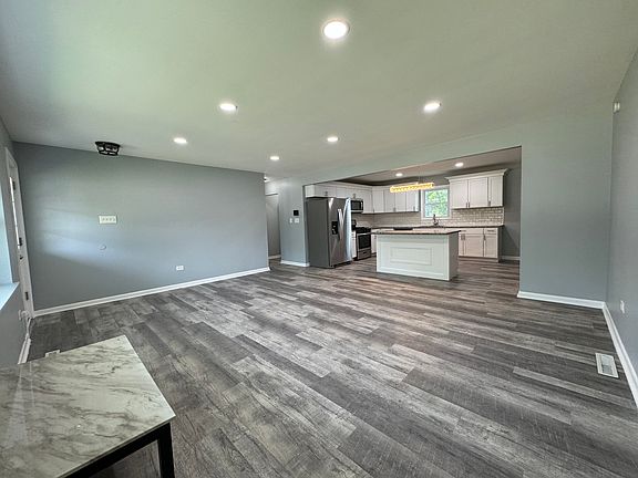 3rd image of 505 E 53rd Ct