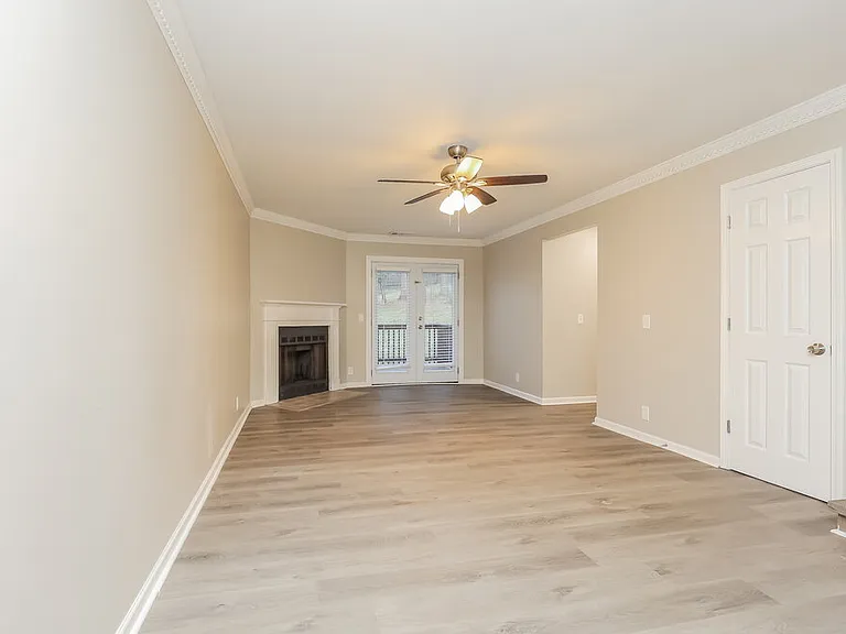 1409 Woodchimes Ct — Photo 4