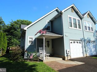 32 School Rd, Horsham, PA 19044