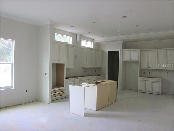 5th image of 14116 Tomentosa Ave