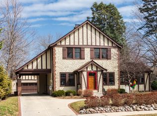 723 N Lake Rd, Oconomowoc, WI 53066