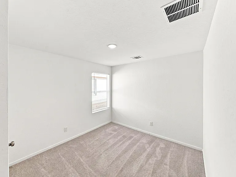 271 Zyra Ave — Photo 25