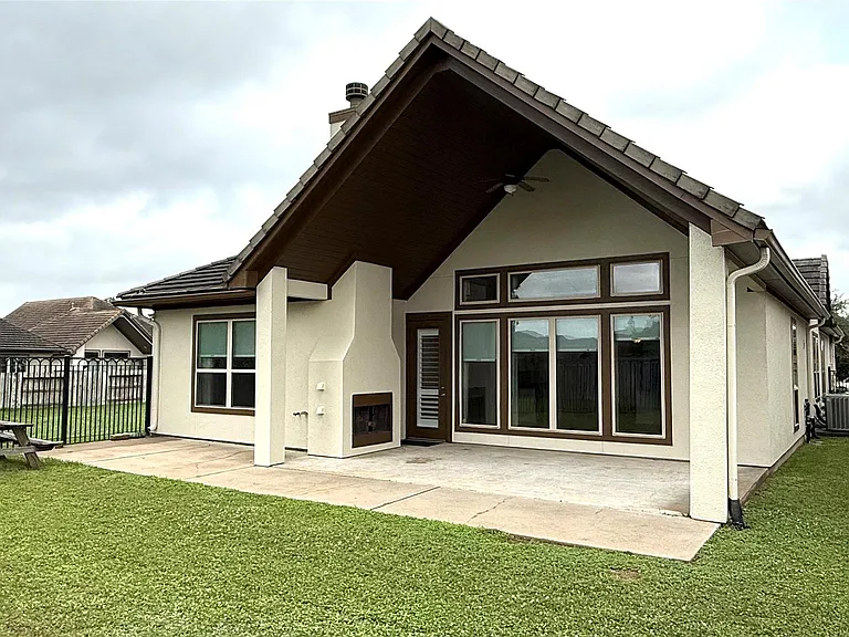 4802 Fairford — Photo 32