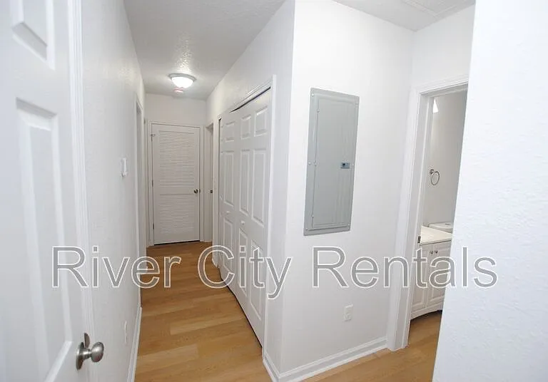 5625 Overlook Dr E — Photo 8