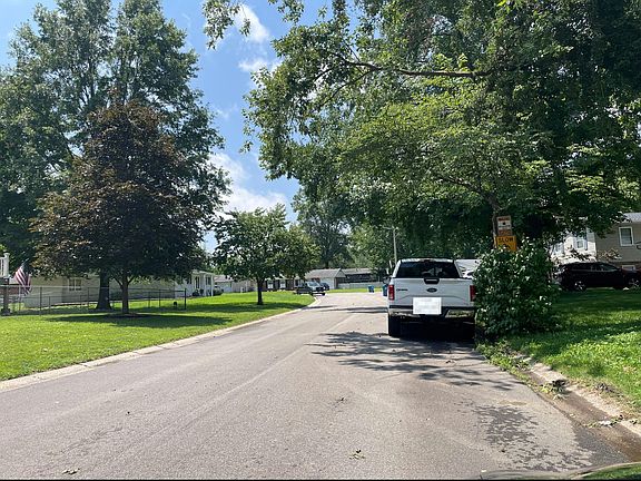 5th image of 241 Mimosa Ave
