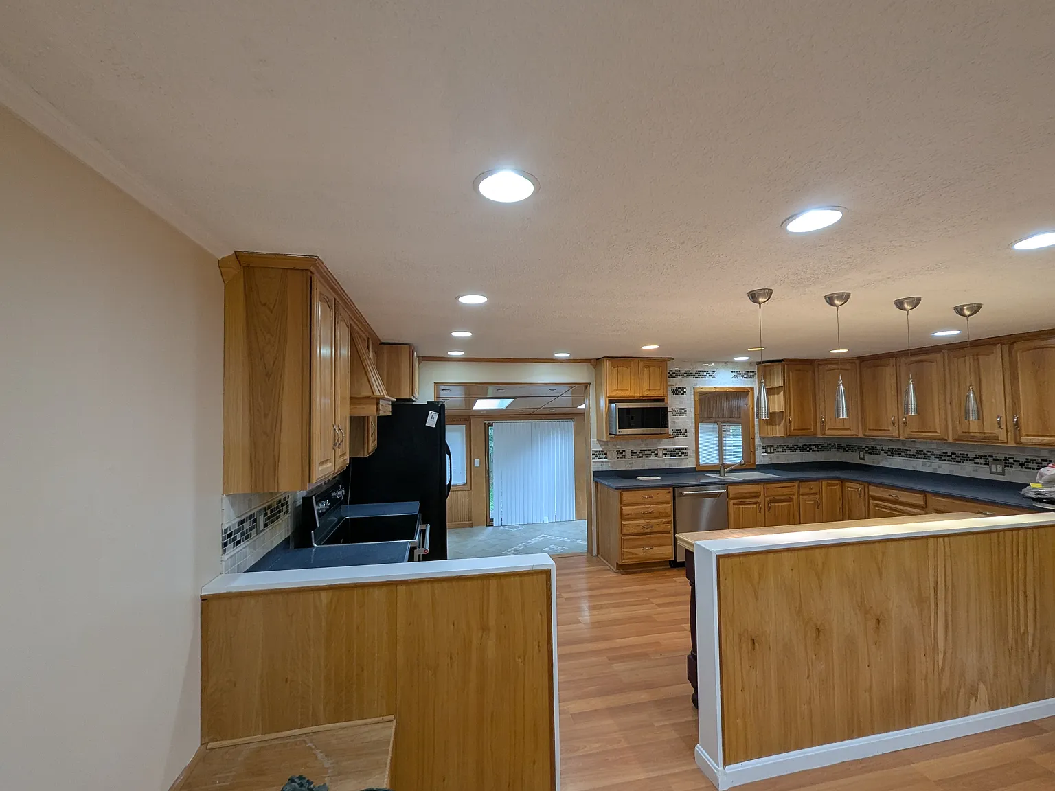 3 bed, 1560 sqft, $3,800 — Photo 2