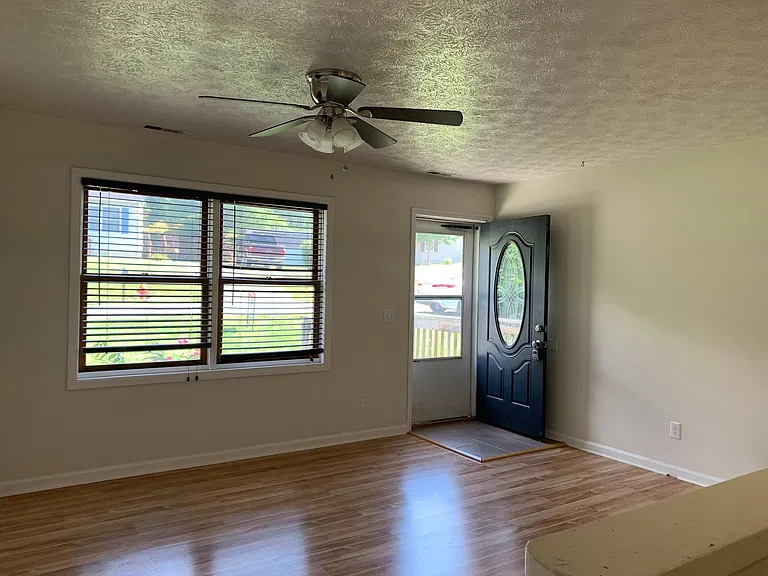 3250 Springview Dr — Photo 12