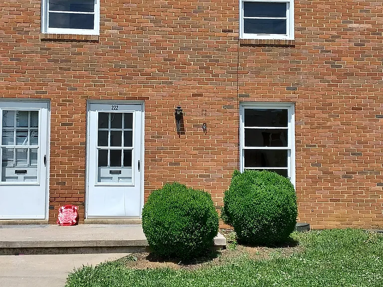 222 E Whitlock Ave #1 — Photo 9