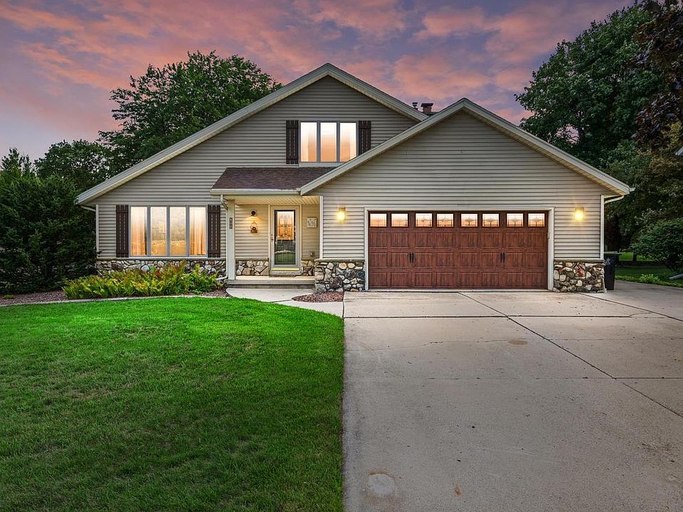 1st image of 705 Sunset DRIVE