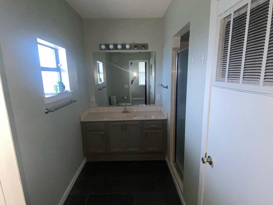 2nd image of 741 Sailfish Dr #2