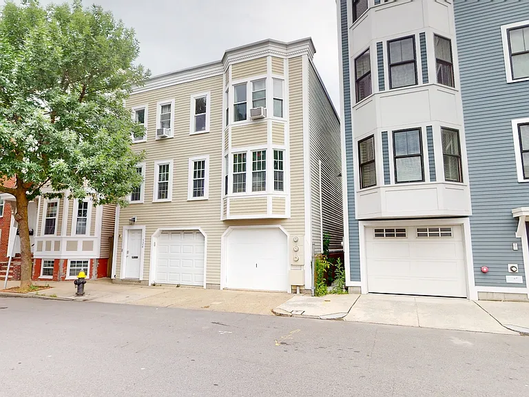 324 W 3rd St #2 — Photo 27