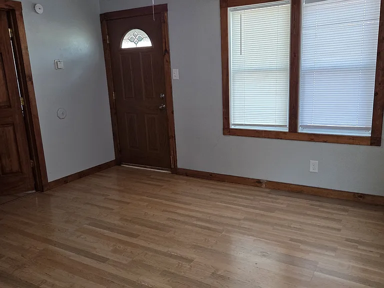 128 N Jones St — Photo 9