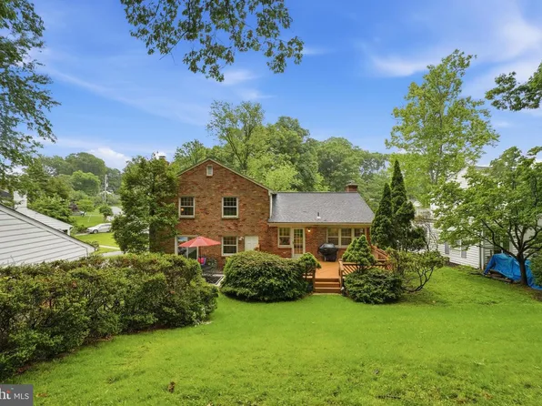 12112 Whippoorwill Ln, Rockville, MD 20852