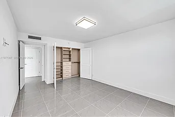 6770 Indian Creek Dr #70 — Photo 22