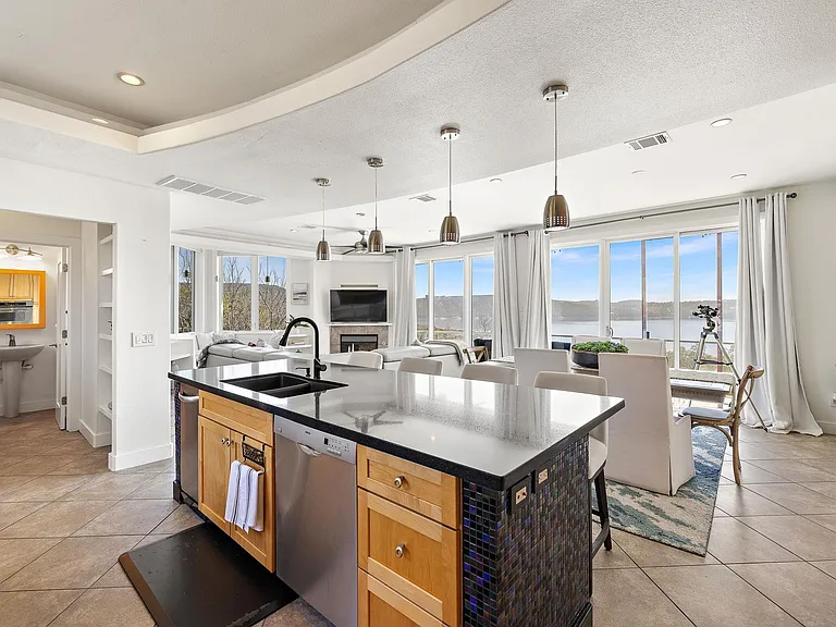14020 Lake View Dr — Photo 9