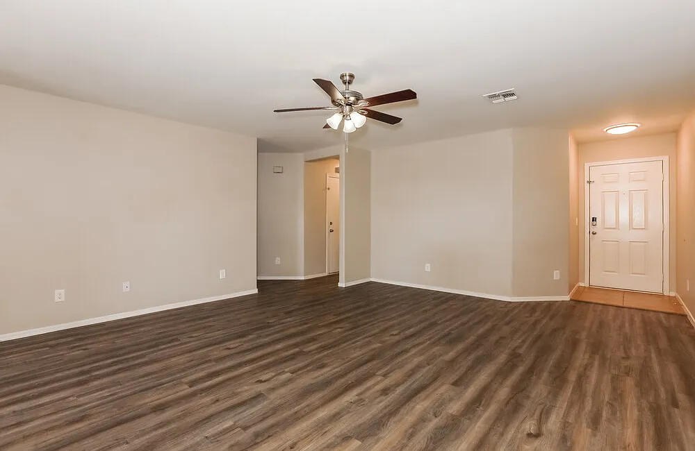 3 bed, 2.0 bath, 1230 sqft, $1,770 — Photo 4