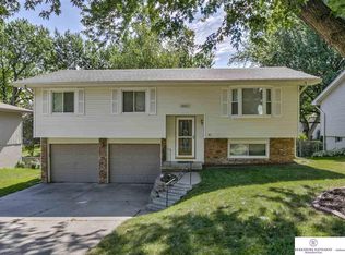 6633 S 86th St, Ralston, NE 68127