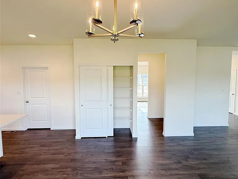 302 Windmill View Ct — Photo 18
